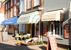 Halesworth Thoroughfare - Shopping as it ought to be!