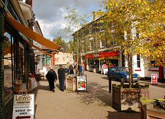 Halesworth Thoroughfare - Shopping as it ought to be!